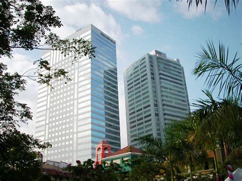 The community is also home to more than 22,000 residents and 55,000 workers to date. myManila » Eastwood City, Libis