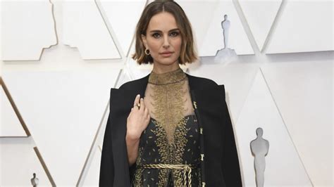 Oscars 2020 Fashion Natalie Portman Dons Cape With Names Of Oscar
