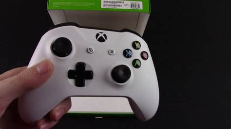 White Xbox One Controller