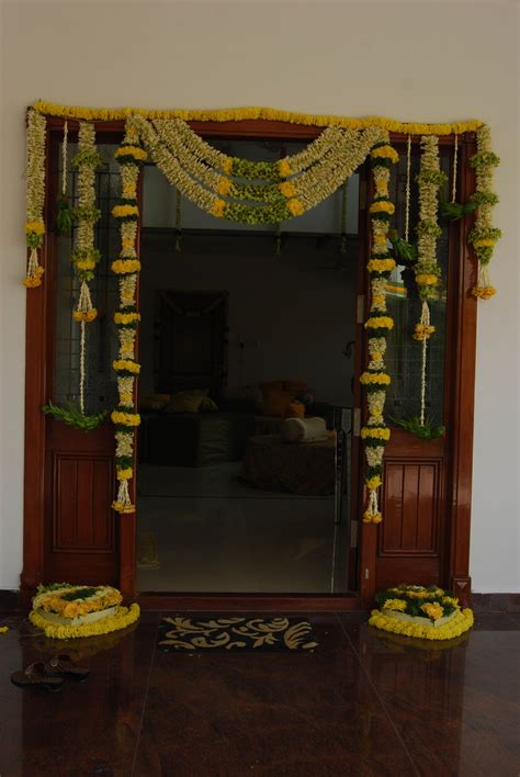 29 Front Door Flower Decoration Indian Style Picture