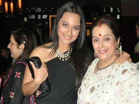 Sonakshi Sinha Has Got Her Gorgeous Looks From Mother Poonam Sinha These Pictures Prove Filmibeat