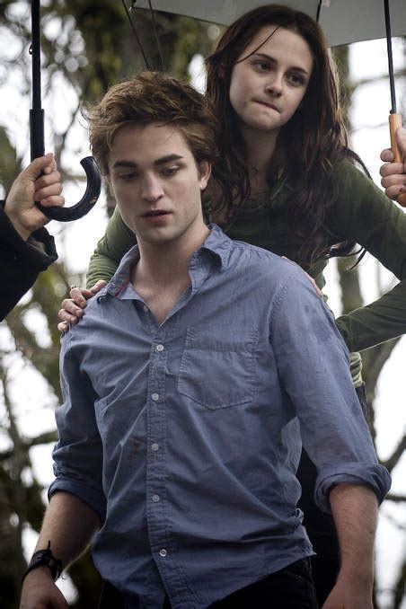 Edward Cullen And Bella Swan Twilight Movie Photo 2533408 Fanpop