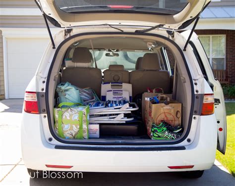 The Ultimate List Of Road Trip Necessities 40 Things To Keep In Your Car
