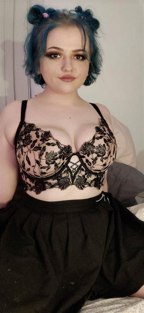 i hope you guys like my cute new bra 🥰 scrolller