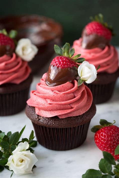 Our best christmas desserts include cookies, pies, gingerbread, and one showstopping cupcake wreath. 21 Easy Romantic Dessert Recipes for Sweet Valentine's Day ...