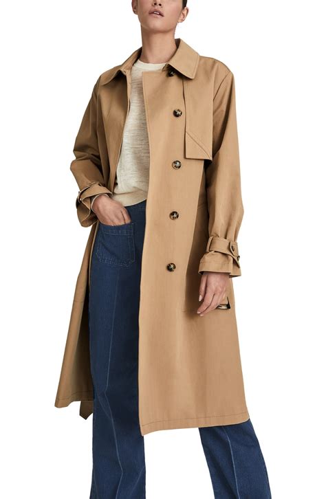 5 Best Trench Coats Women Need For Spring 2021