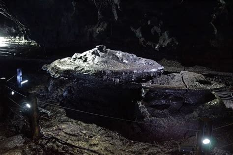 Manjang Cave Wondermondo