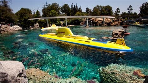 Finding Nemo Submarine Voyage Rides And Attractions Disneyland Park
