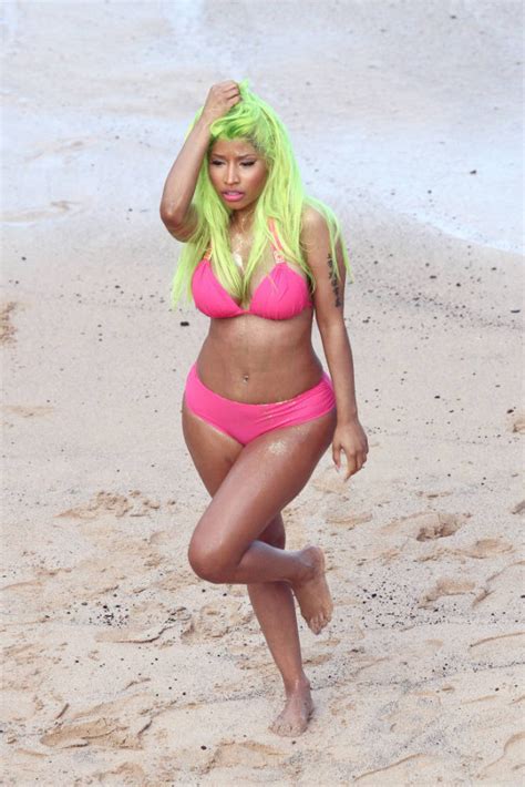 Nicki Minaj Starships Lyrics Lagu Hits Lirik Lagu