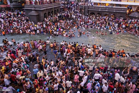 Hindu Pilgrims Bathe In The Godavari River In Nashik Maharashtra News Photo Getty Images