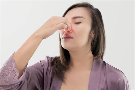 Stopping Nosebleeds Nosebleed Treatment Dos And Donts Hemaware