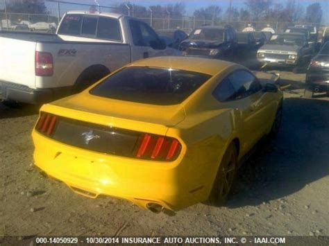 First 2015 Ford Mustang Crash Is Not A Pretty Sight Autoevolution