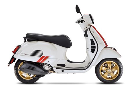 Vespa Gts Super Racing Sixties 300 Prijs Verbruik Kleuren