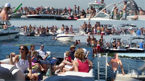 Pontoon Boats On Lake Washington Seafairs Water Party