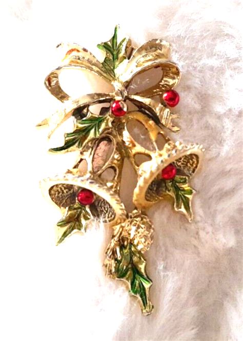 Vintage 1970s Gerrys Christmas Bells W Holly Textured Gold Tone 2