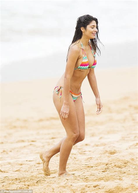 Kmhouseindia Home And Away Star Pia Miller Flaunts Flawless Bikini