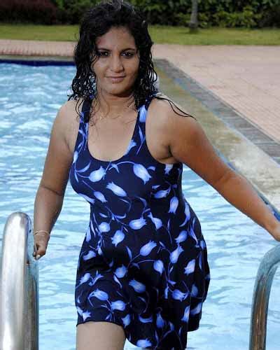 Hot Actress Priya Bopayya Swimsuit Photos Hot Mallu Aunties