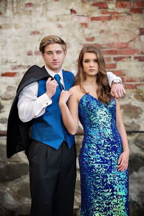 Pin By Gina Barr On Photography In 2020 Prom Photoshoot Prom Photography Prom Picture Poses