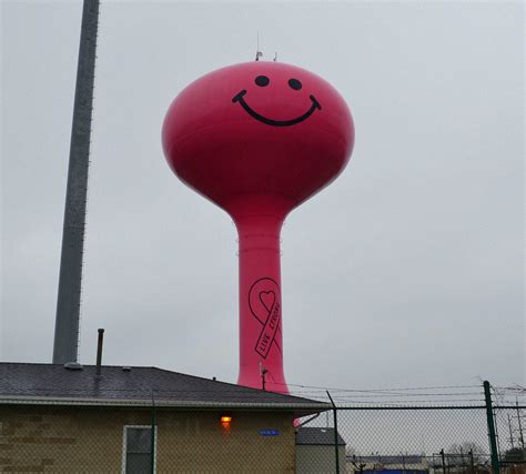 Smiley Face Water Tower Picture Taken In Calumet City Illi Flickr