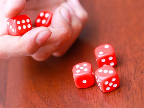 How to Play Farkle: 11 Steps (with Pictures) - wikiHow
