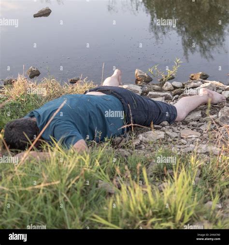 Drowned Corpse Hi Res Stock Photography And Images Alamy