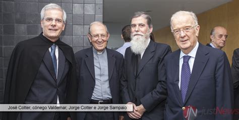 Art director, photographer, illustrator, filmmaker. José Cotter doutorado pela Universidade do Minho com tese ...