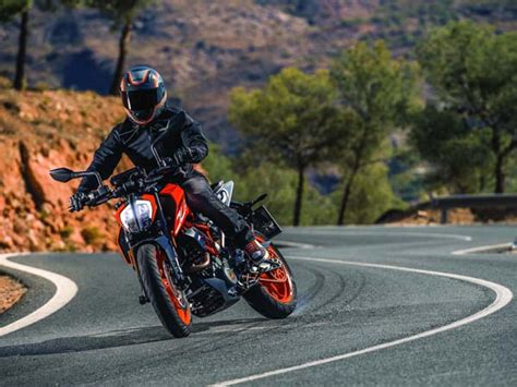 Thank you for watching hit that subscribe button and get notified of future videos! KTM Duke (200 & 390) Old vs New Comparison - DriveSpark News