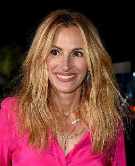 Julia Roberts Armpit Hair At The 1999 Notting Hill Premiere Wasnt