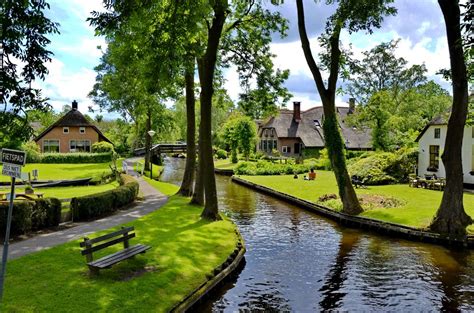 Visit them on hawleyville rd. Zdjęcia: Giethoorn, Overijssel, Zielona wioska, HOLANDIA
