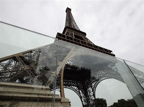 Eiffel Tower Now Has Bulletproof Glass Walls To Protect Against Terror