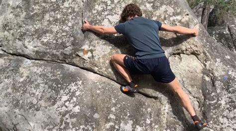 Rock Climbing Vs Bouldering What Is The Difference Compulsive Outdoors