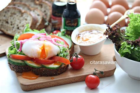 Resep masakan sandwich isi ayam berbumbu dan telur dadar, berikut bahan dan cara membuatnya. Sandwich Telur Mata / Poached Egg Sandwich ~ Resepi Terbaik