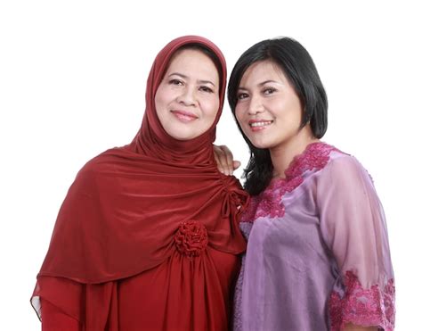 Premium Photo Muslim Woman With Her Daughter Isolated Over White Backround