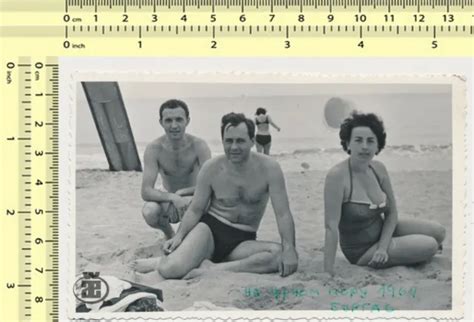 087 Beach Scene Swimsuit Woman Shirtless Men Guys In Trunks Vintage