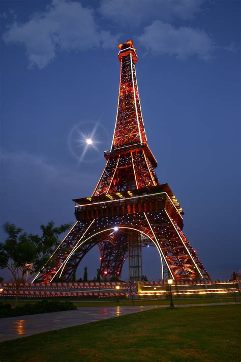 16 Eiffel Tower Replicas Located Outside Of Paris Eiffel Tower
