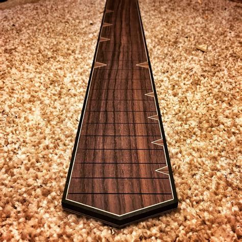 Rosewood Fretboard With Ebony Binding And Cool Zigging And Zagging Maple Purfling