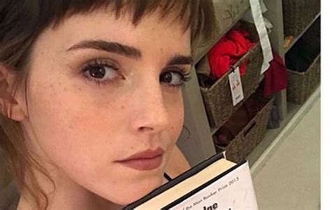 Emma Watson Faz Brincadeira Após Erro Gramatical Em Tatuagem O Fuxico