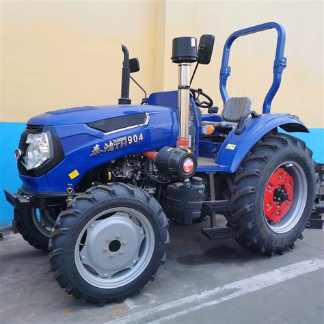 China Four Wheel Drive 90HP 4WD Compact Tractors Agricultural Machine