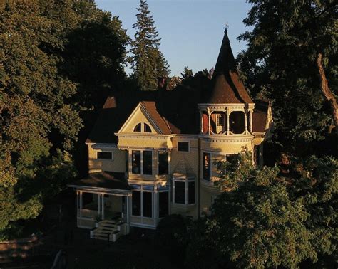 1892 Queen Anne Victorian In Portland Oregon — Captivating Houses