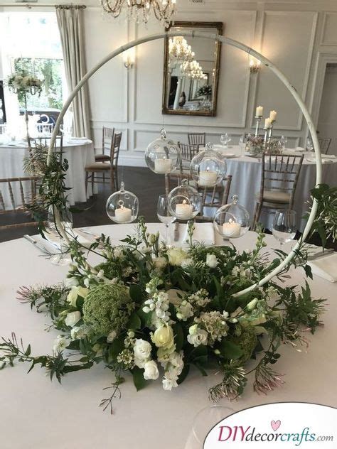 A Stunning Wreath Perfect Wedding Decor Wedding Table Centerpieces