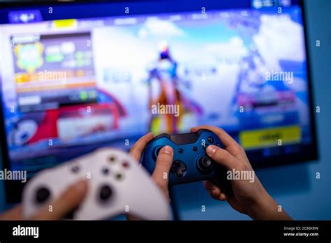 Juego De Fortnite X Box Fotografías E Imágenes De Alta Resolución Alamy