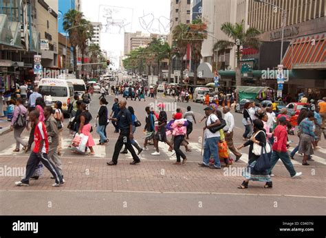 Südafrika Durban Typische Straßenszene In Der Innenstadt Von Durban