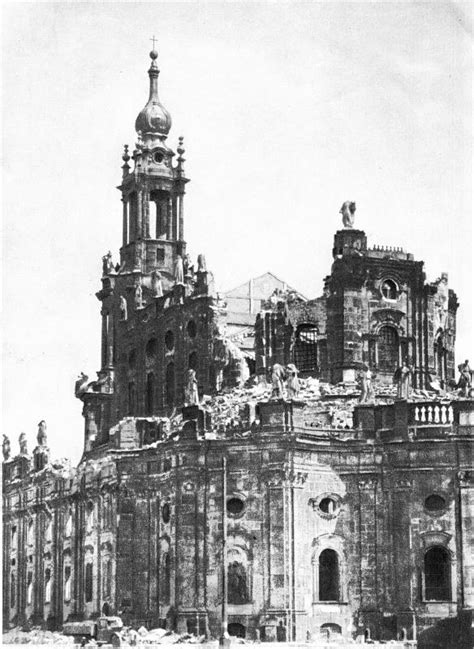 722 heavy bombers burned the city to the ground. Devastating photos of Dresden before and after the WWII ...