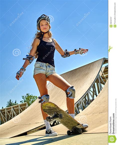 Teen Girl Rides His Skateboard Stock Image Image Of Skatepark
