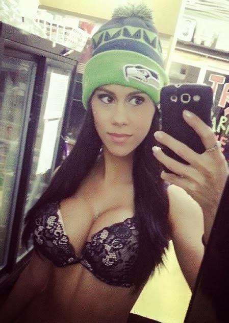 11 jaw dropping reasons that the seahawks have the hottest nfl fans