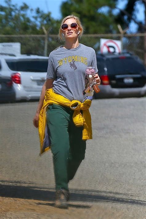 Beth Behrs In A Gray Tee Goes For A Morning Hike Up In The Hollywood