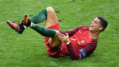 Cristiano Ronaldo Injury Helped Portugal Win Euro 2016 Eric Abidal Espn
