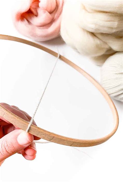 How To Weave On A Circulair Loom Large Embroidery Hoop Punch Needle