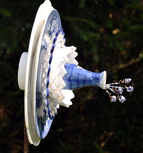 Recycled Glass Flower Garden Yard Art Sculpture Entrantress Blue White Ebay Glass Garden