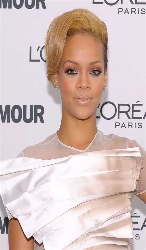 Rihanna Side Parted Straight Cut Celebrities Style